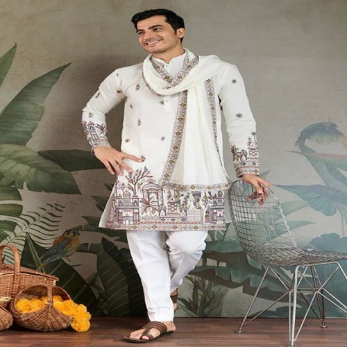 Mens Embroidered Kurta Pajama
