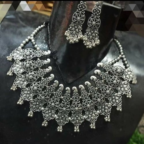 Ladies Party Wear Oxidized Necklace Set