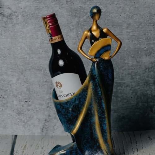 lady-shaped Wine Holder
