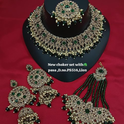 Traditional Gold-Tone Kundan Choker Necklace Set with Pasa &AMP; Crystal Beads