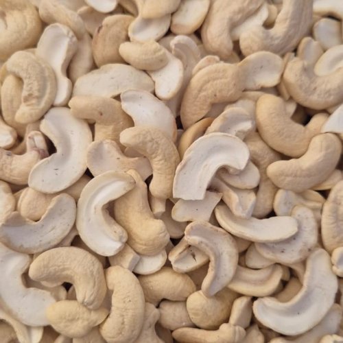 Loose JH Split Cashew Nuts