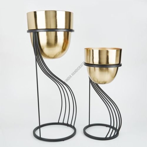 Gardenia Metal Planter Set with Stand