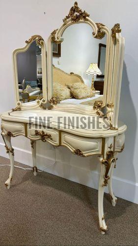 Classic European Style Three Panel Dressing Table