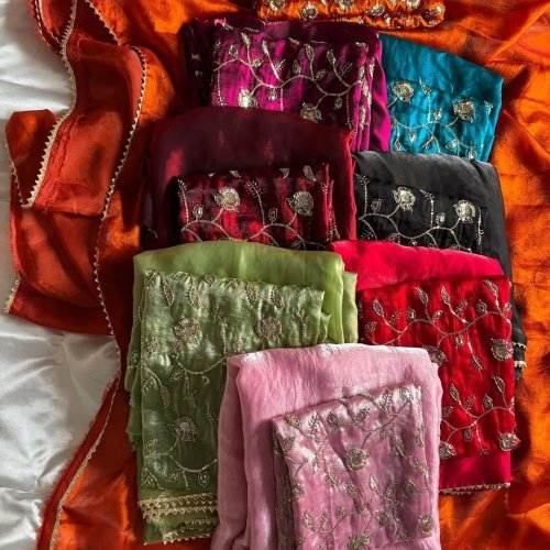 V-Neck with White Embroidery Cord Set