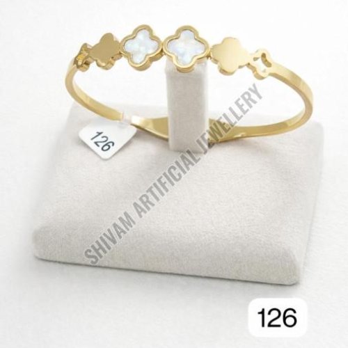 Clover Shaped Mother of Pearl Bangle