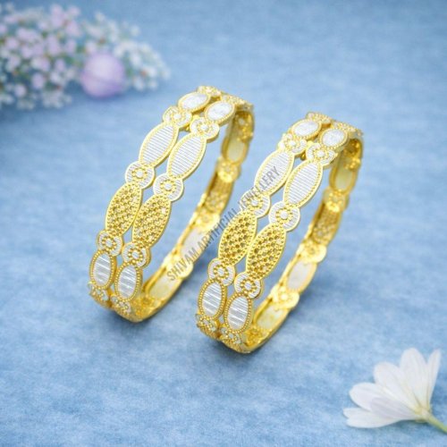 Luminous Silver &AMP;AMP; Gold Duo-Tone Oval Mesh Bangles