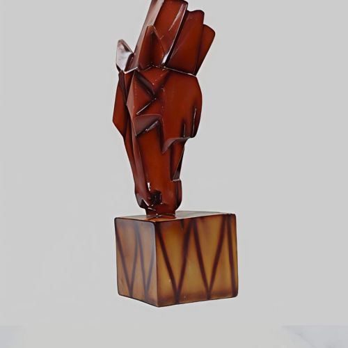 Abstract Crystal For Artistic Table Showpiece