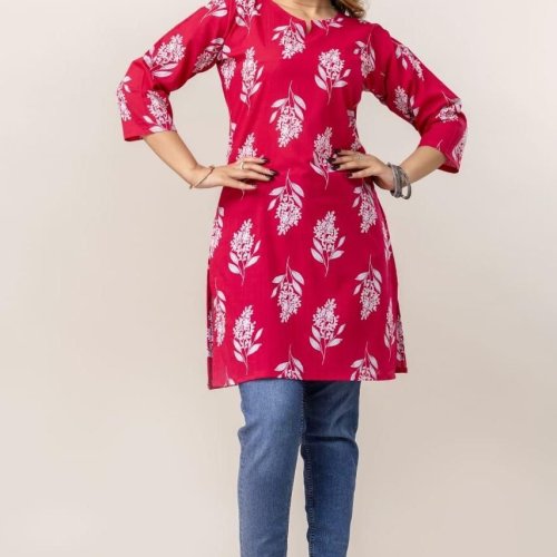 Ladies Pink Floral Printed Straight Kurti