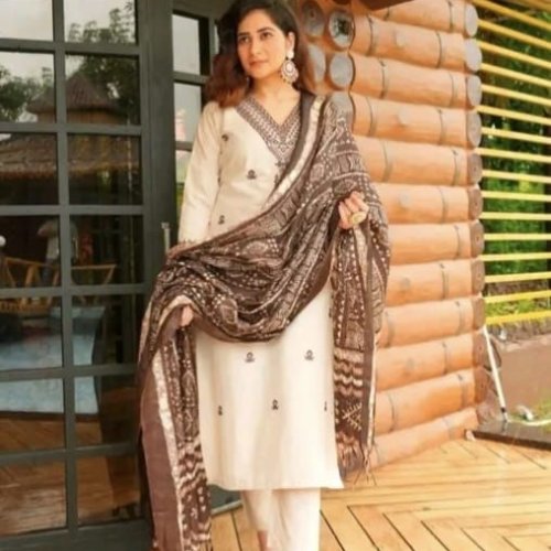 Embroidered Kurta Suit Set