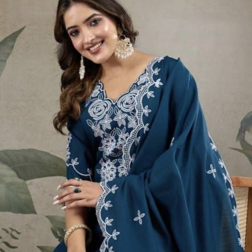 Ladies Ethnic Wear Suit Set