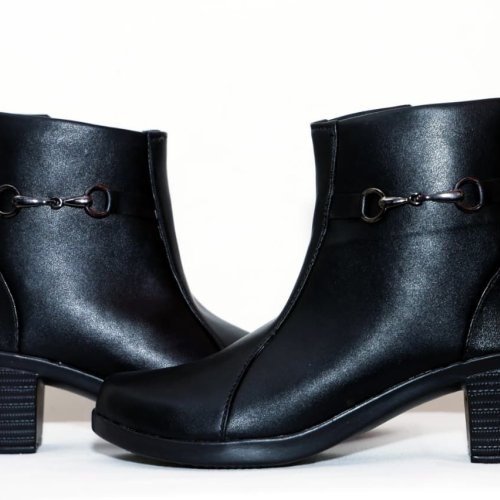 Ladies Black Rexine Heel Shoes