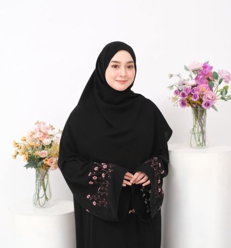 Black Embroidery Sleeve Abaya Burkha