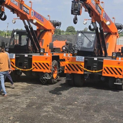 Farana Hydraulic Crane Rent Service