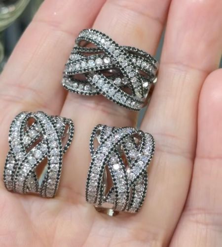 K Jewels Black N White Diamond Ring with Earrings