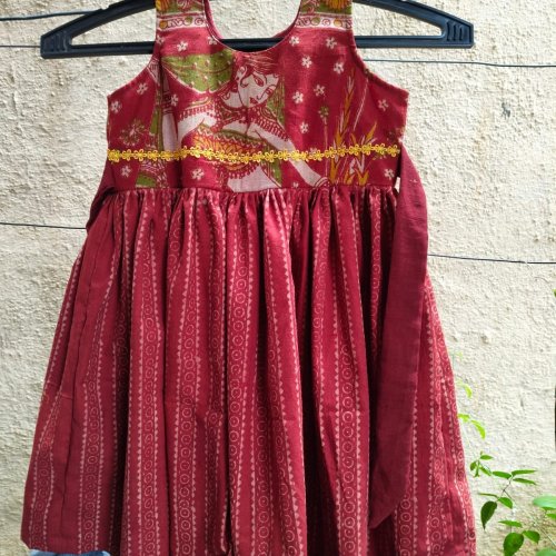 Maroon Sleeveless Cotton Printed Frock