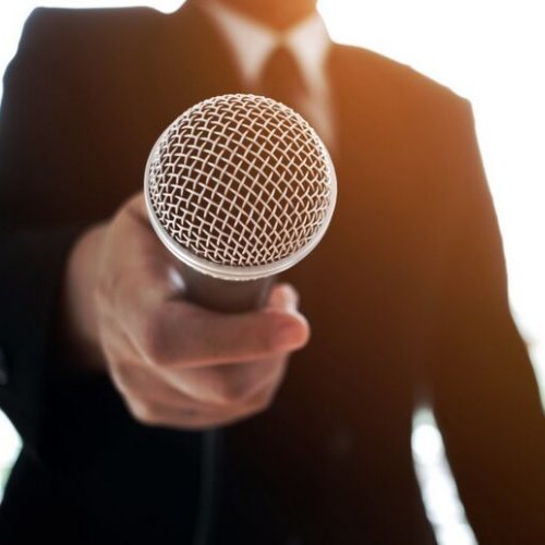 Anchoring & Public Speaking Classes Service