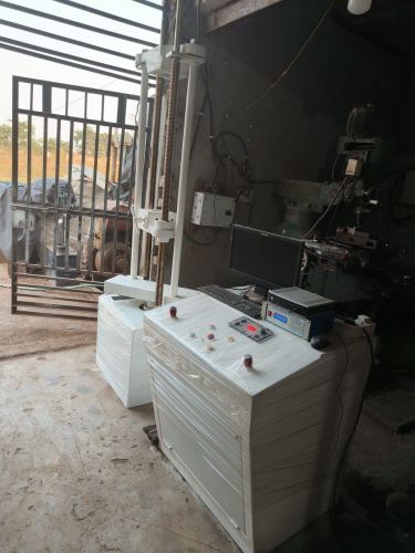 200 Kn Utm Universal Testing Machine