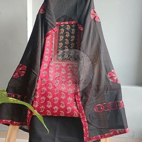 Maroon and Black Gamthi Print Cotton Suit Material