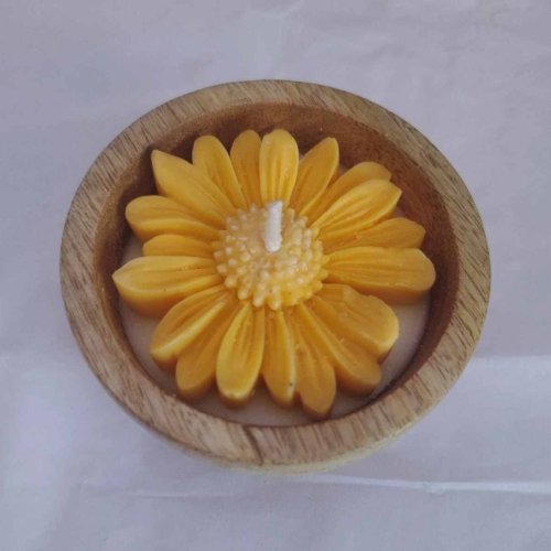Kesar Scented Candle