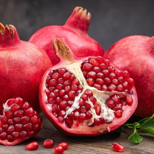 a Grade Fresh Fresh Pomegranate