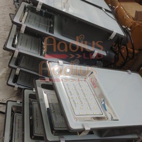 100W Industrial Grade Solar LED Street Light