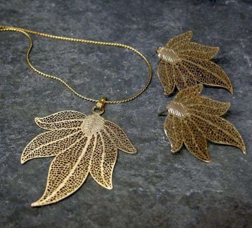 14K Gold Drop Leave Pendent Set