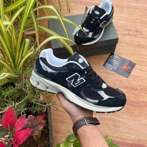 New Balance 2002R Protection Pack Black Grey Sneaker