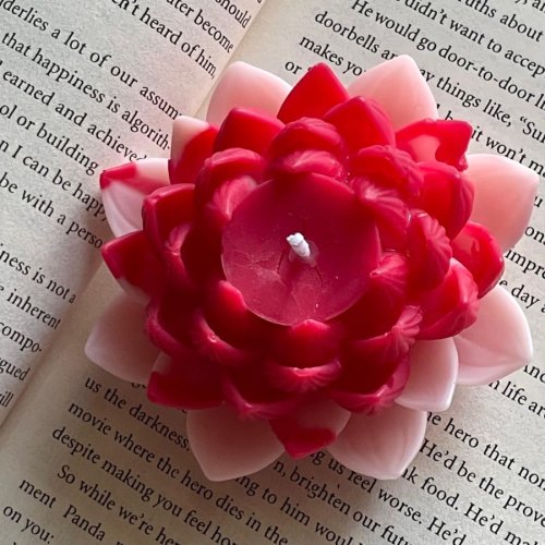 Dual Tone Lotus Designer Candle