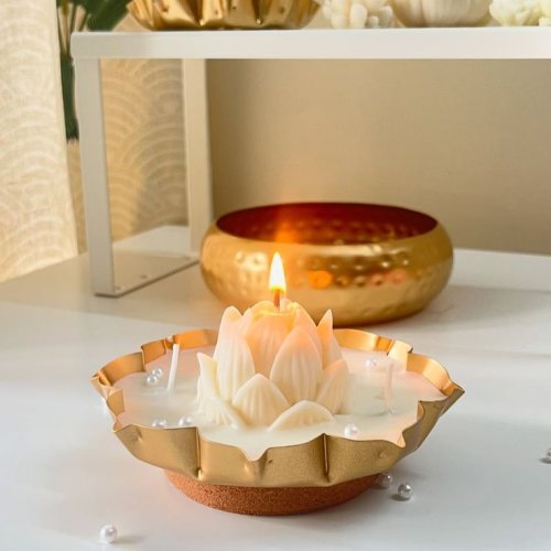 Golden Lotus Bowl Candle