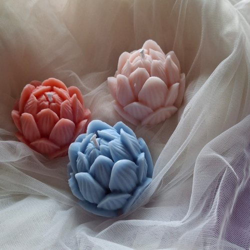Handcrafted Lotus Shape Decorative Candle Set