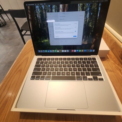 256GB Apple Macbook Air