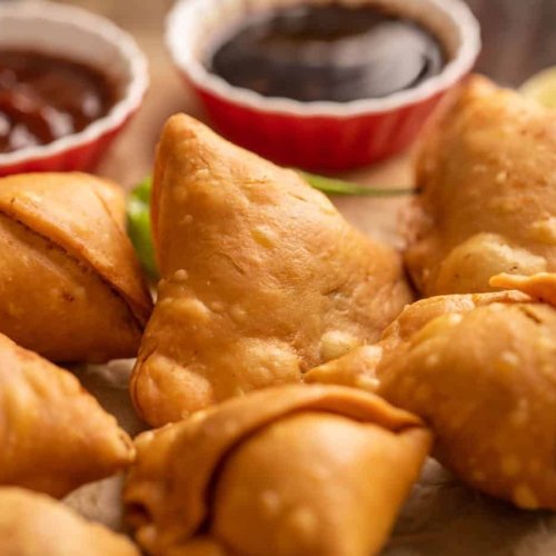 Crispy Frozen Cocktail Bite Samosa