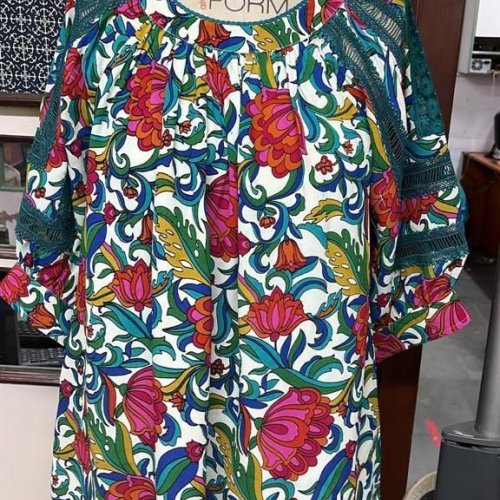 Ladies Floral Design Elegant Cotton Printed Short Kurti