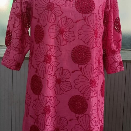 Ladies Pink Embroidered Cotton Kurti