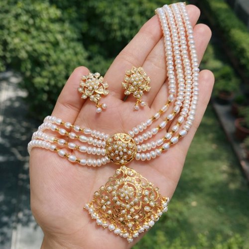 White Pearl Choker Necklace Set