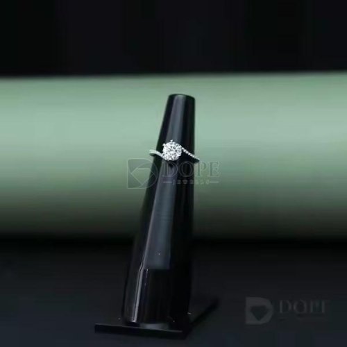 1.0 Carat Round Pointer Solitaire Diamond Ring