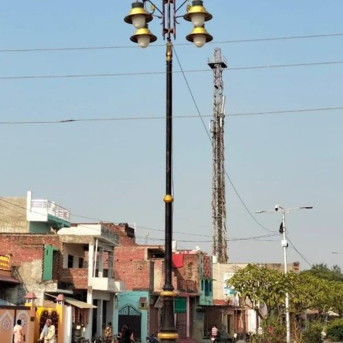 4 arm cast iron lamp post