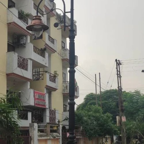 Aluminium Decorative Dual Arm Street Victorian Pole