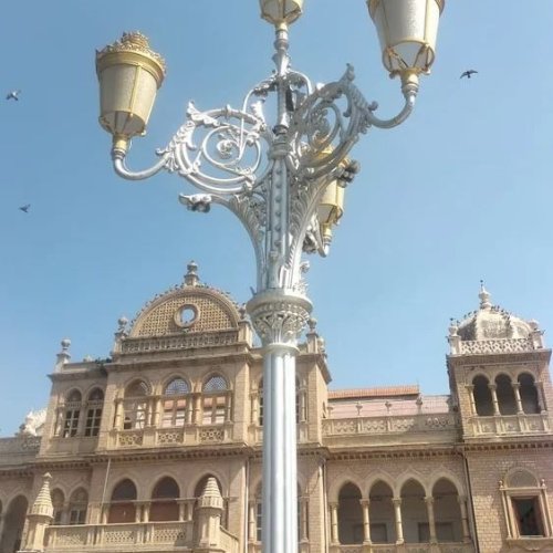 Decorative Traditional Garden Pole Light