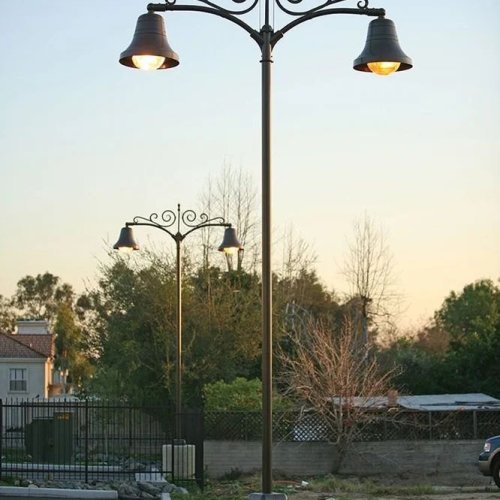 Double Arm Cast Iron Decorative Street Light Pole