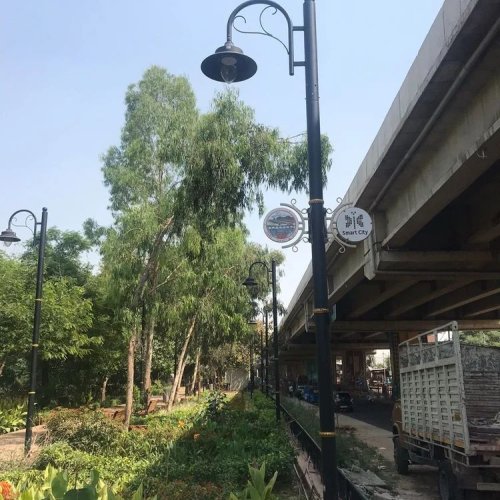 Single Arm Antique Street Light Pole