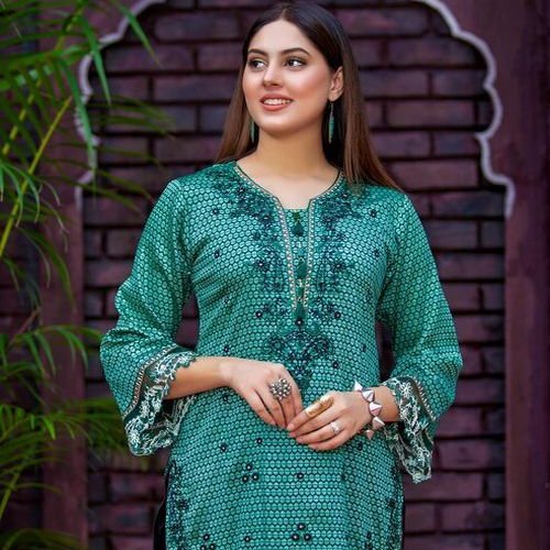 Ladies Green Embroidered Straight Kurti