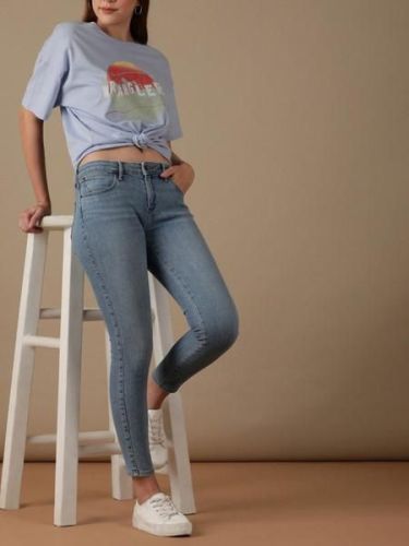 Ladies Light Blue Graphic Knot Style Casual T-Shirt