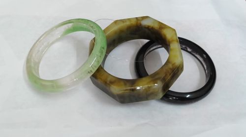 Vintage Resin Round Bangle