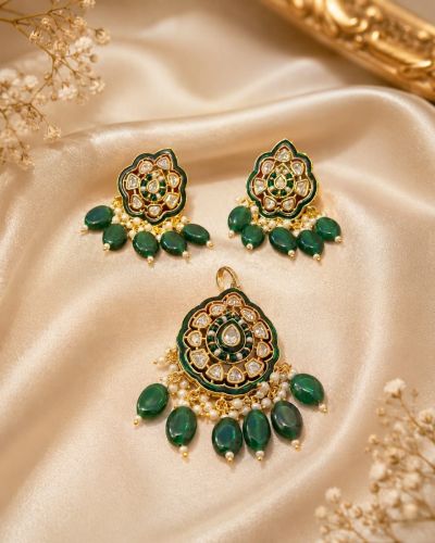 Gold Plated Green Kundan Pendent Set