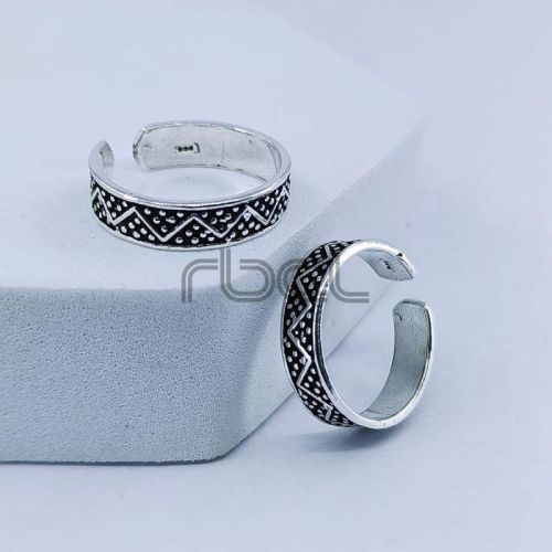 Oxidized Dots Toe Ring