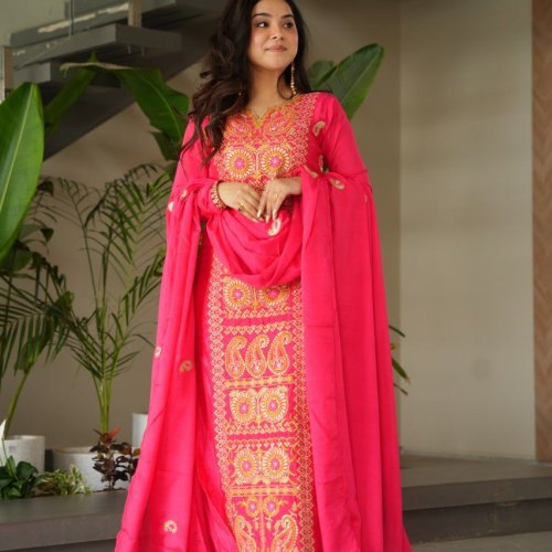Thread Embroidered Pant Suit Set