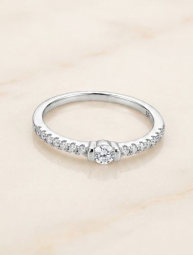Graceful Solitaire Sterling Silver Zirconia Diamond Ring