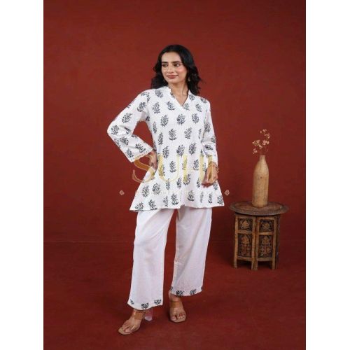 Ladies White Printed Cotton Flex Kurti Pant Set