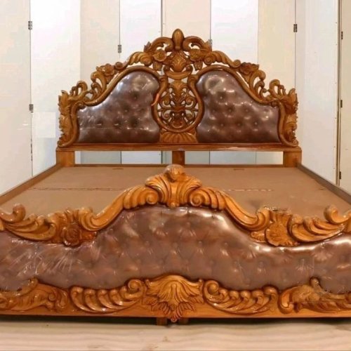Royal Carved Sagwan Luxury Bed